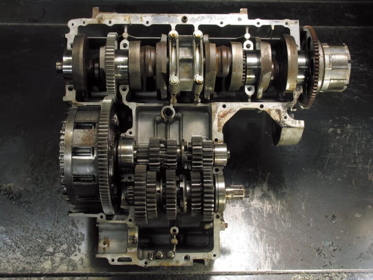 クランクケース|開発テーマは「世界最良」、二輪史に輝く不朽の名機:カワサキ”Z1/Z2″シリーズ 【あの素晴らしい名車をもう一度】