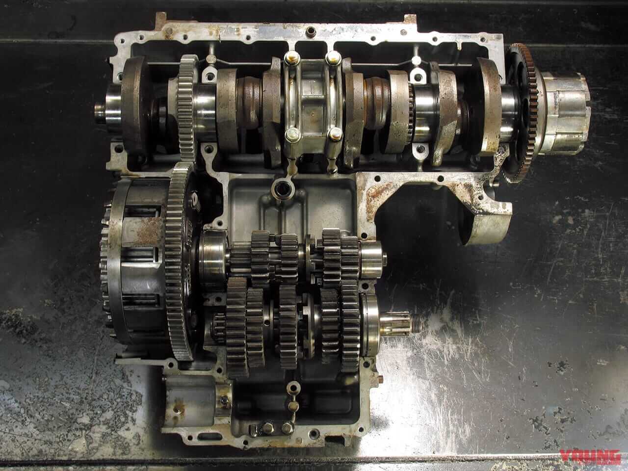 クランクケース|開発テーマは「世界最良」、二輪史に輝く不朽の名機:カワサキ”Z1/Z2″シリーズ 【あの素晴らしい名車をもう一度】