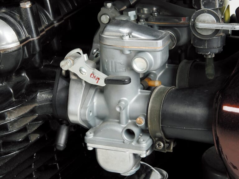 キャブレター|開発テーマは「世界最良」、二輪史に輝く不朽の名機:カワサキ”Z1/Z2″シリーズ 【あの素晴らしい名車をもう一度】