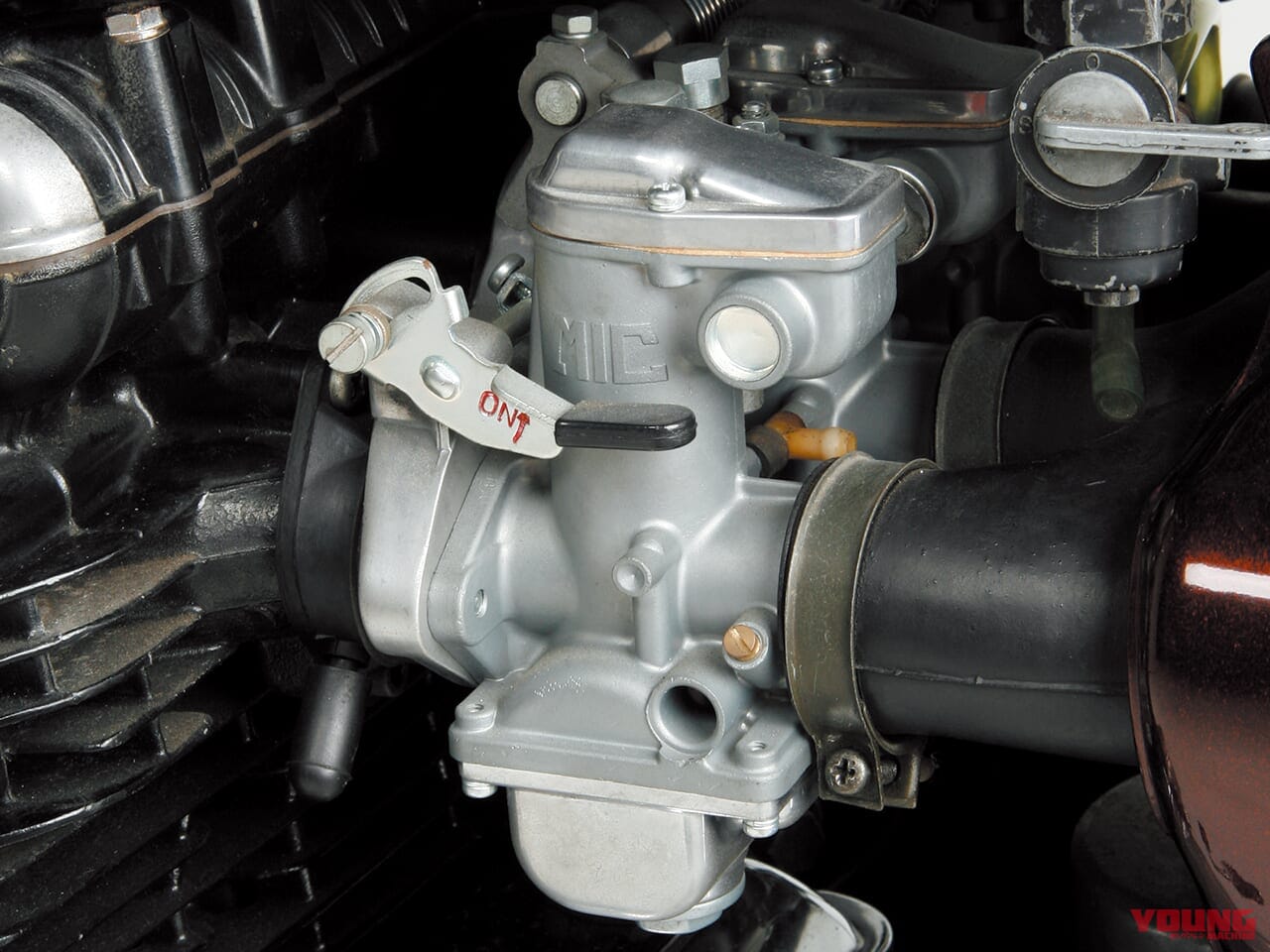 キャブレター|開発テーマは「世界最良」、二輪史に輝く不朽の名機:カワサキ”Z1/Z2″シリーズ 【あの素晴らしい名車をもう一度】