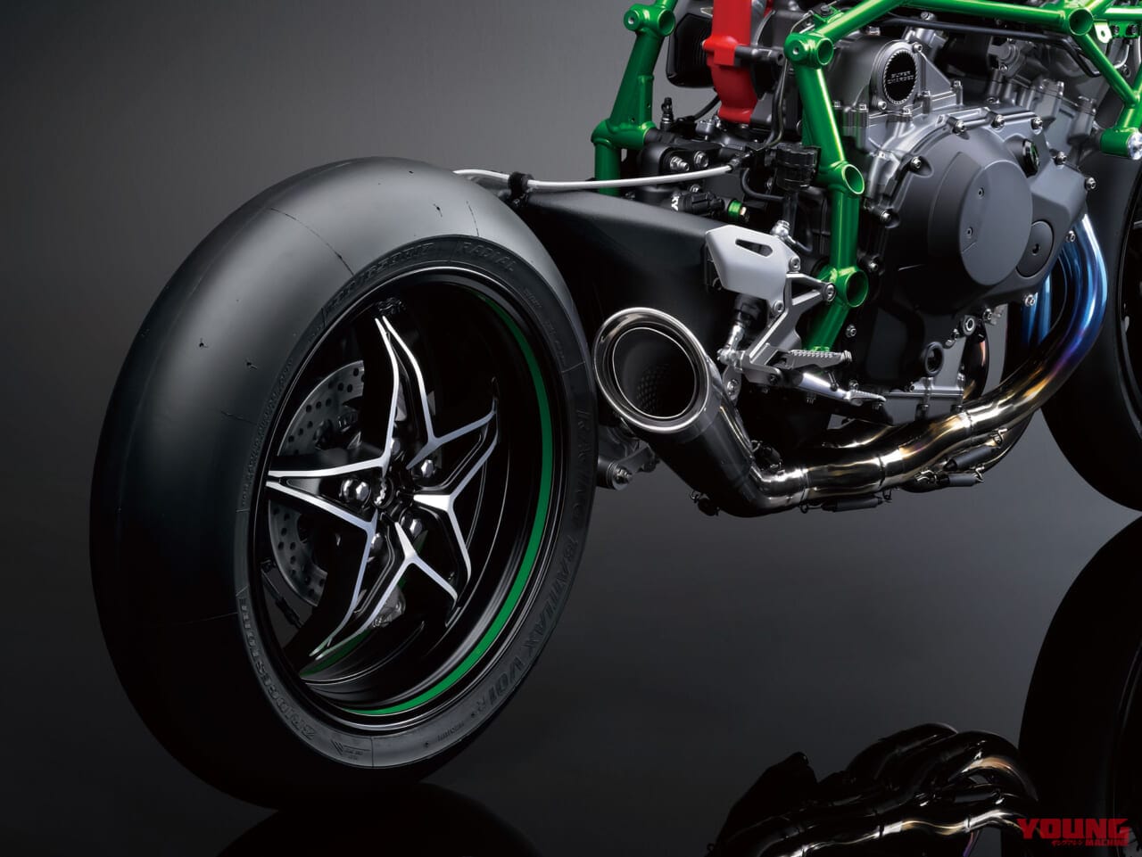 |「50年でここまで変わるか?」プロが解説! スイングアームの理論と歴史「見た目も中身も全然違う」