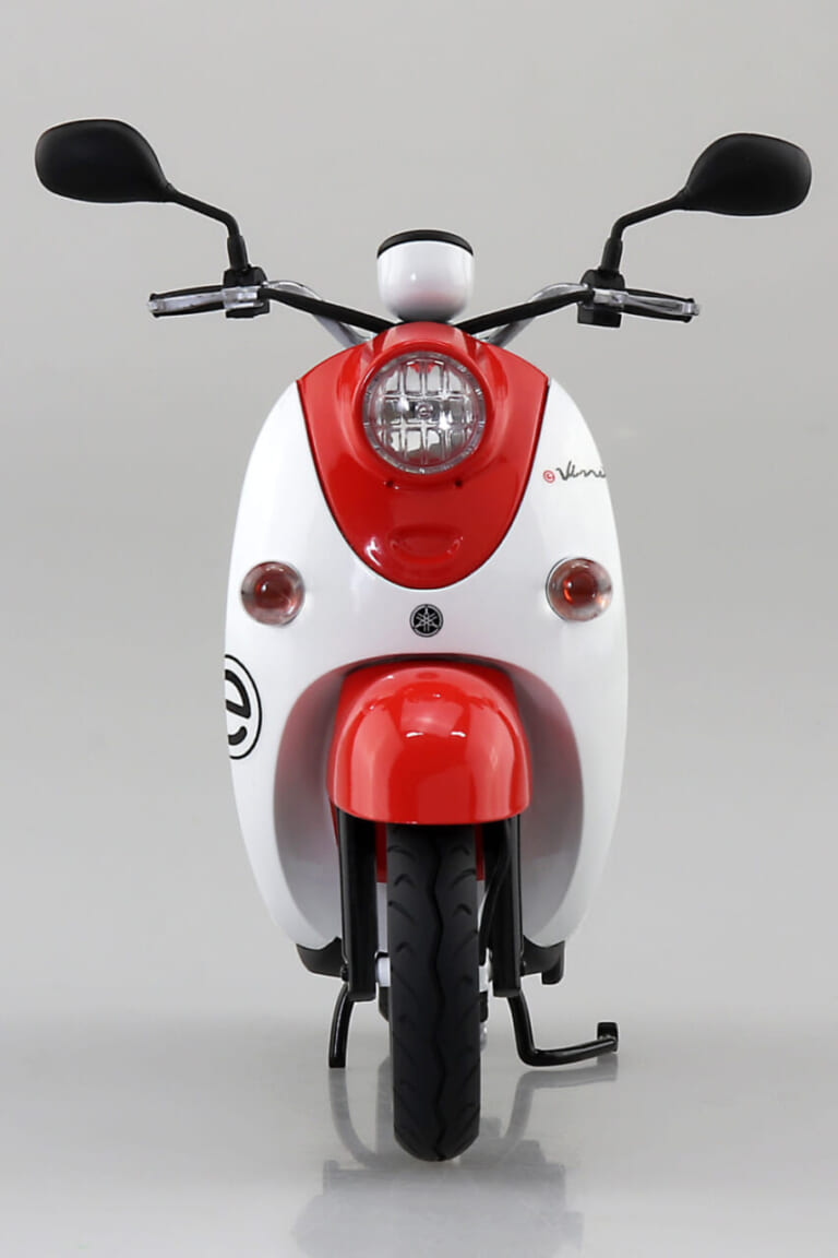 青島文化教材社 1/12充電させてもらえませんか?E-Vino|スイカヘルメットつき! 「出川哲朗の充電させてもらえませんか? E-Vino」プラモデルが登場