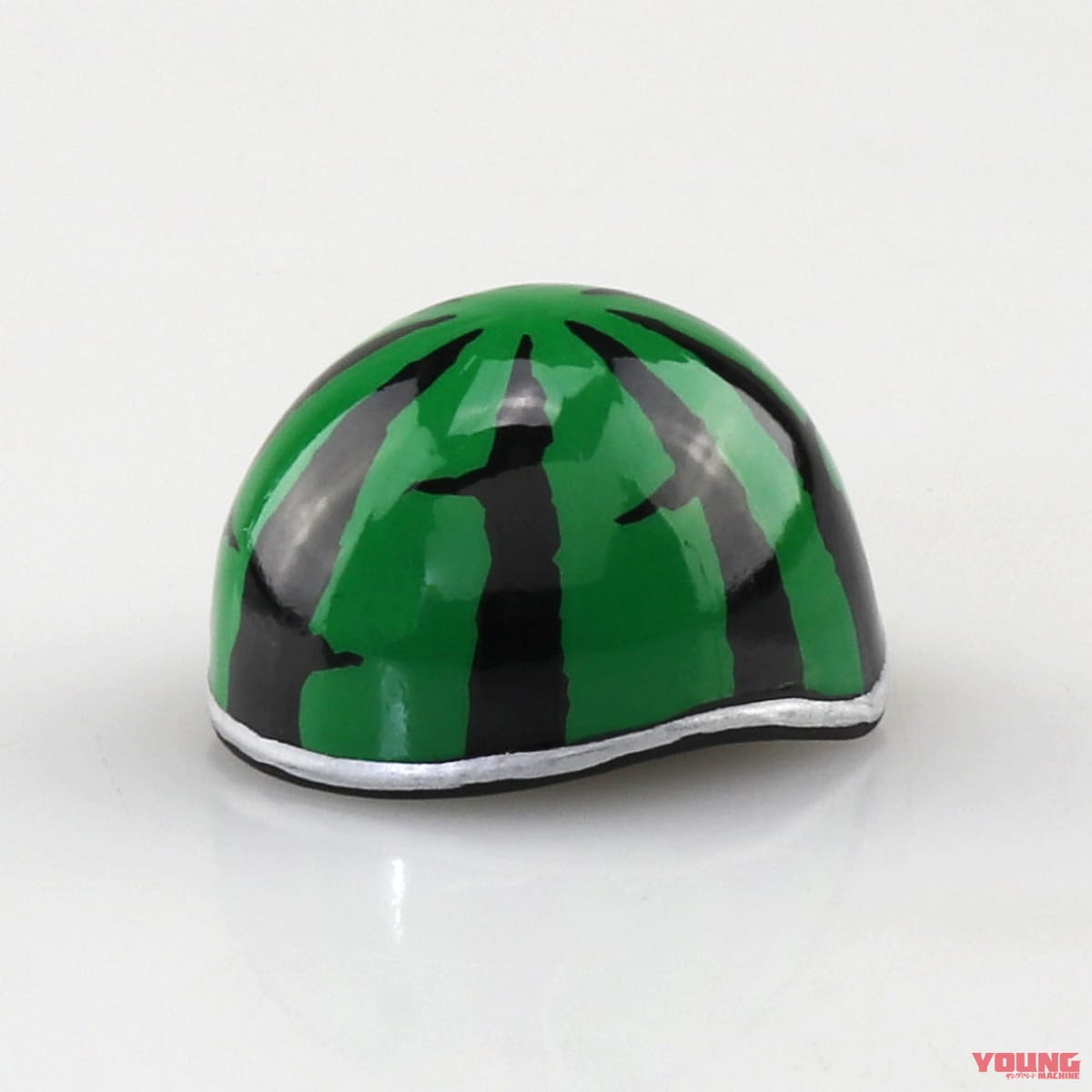 |スイカヘルメットつき! 「出川哲朗の充電させてもらえませんか? E-Vino」プラモデルが登場