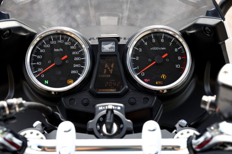 ホンダ|CB1300スーパーボルドールSP|威風堂々の余裕が持ち味のビッグネイキッド ホンダ「CB1300スーパーボルドールSP」試乗インプレッション