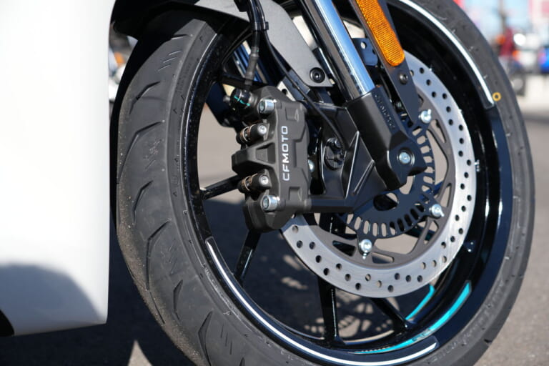 CFMOTO|250SR-S|CFMOTOのシングルスポーツ「250SR-S」が67万4300円で2月1日発売決定!