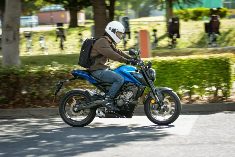 「街中が楽しい!」2025年現行ホンダ『CB125R』を通勤車として使ってみた【試乗レビュー】（32ページ目）