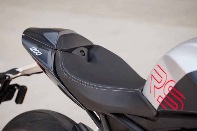 トライアンフ|スピードトリプル1200RS|2025年モデル|トライアンフ新型「スピードトリプル1200RS」登場! 222万5000円~227万円で4月発売