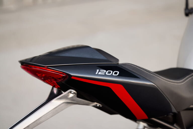 トライアンフ|スピードトリプル1200RS|2025年モデル|トライアンフ新型「スピードトリプル1200RS」登場! 222万5000円~227万円で4月発売