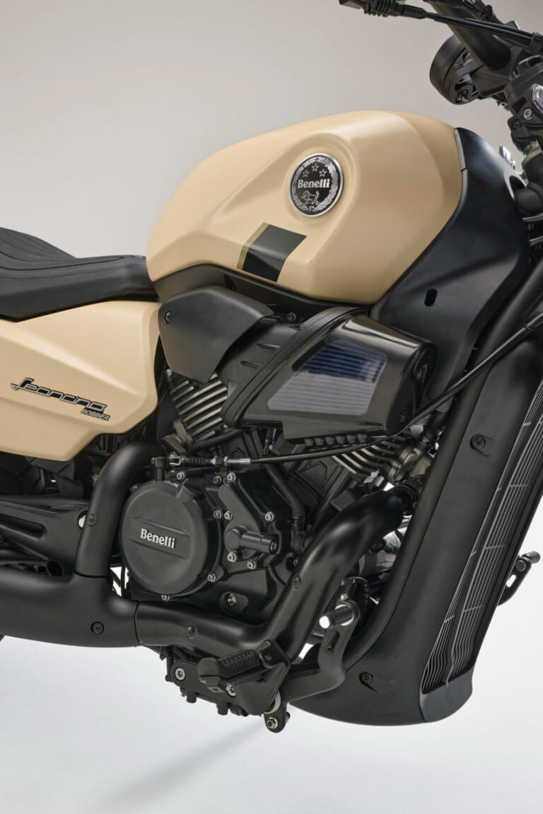 ベネリ|レオンチーノボバー400|「日本の免許制度にピッタリ」ベネリから400ccストリートクルーザーが登場! 「レオンチーノボバー400」国内導入熱望!