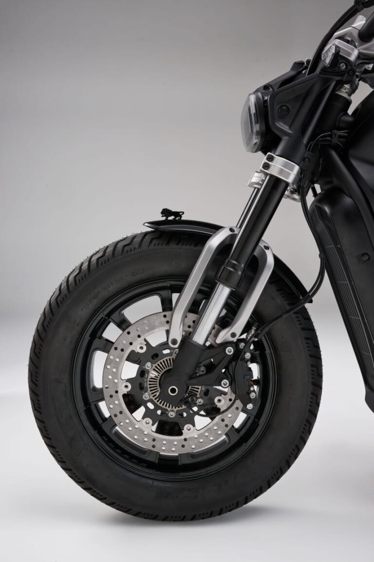 ベネリ|レオンチーノボバー400|「日本の免許制度にピッタリ」ベネリから400ccストリートクルーザーが登場! 「レオンチーノボバー400」国内導入熱望!