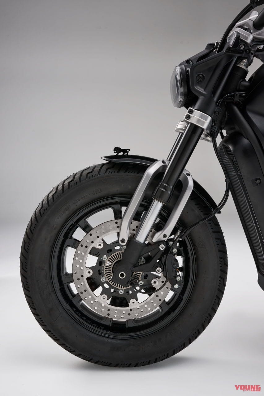 |「日本の免許制度にピッタリ」ベネリから400ccストリートクルーザーが登場! 「レオンチーノボバー400」国内導入熱望!