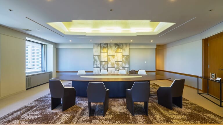 応接室|「”宗一郎の水”?!」「 ヒバ樽もすごい」青山ビル見学ツアーにみる、グローバル企業としてのホンダ流哲学