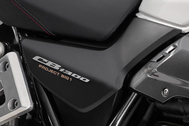 HONDA CB1300 SUPER FOUR FINAL EDITION|タレントのダレノガレ明美さんが愛車として選んだ大型バイクがガチ王道ビッグネイキッドでちょっと感心した件