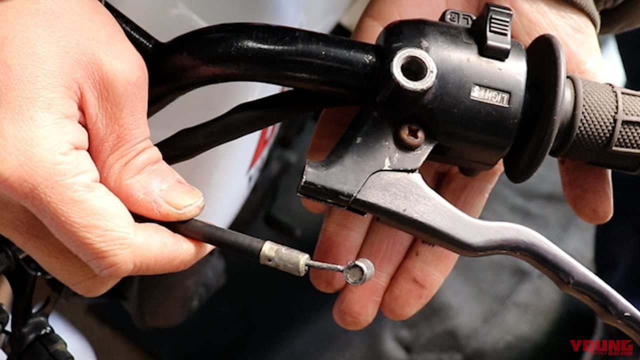 できればプロっぽい? 工具なしでクラッチケーブルを「スパッ」と取り外す昭和テクニック【DIY整備の裏技】|できればプロっぽい!? 工具なしでクラッチケーブルを「スパッ」と取り外す昭和テクニック【DIY整備の裏技】