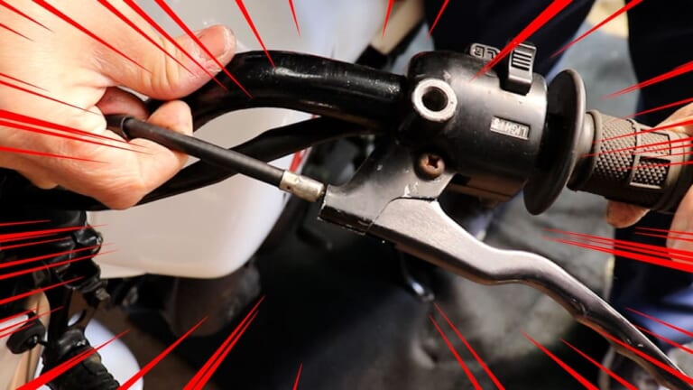 できればプロっぽい? 工具なしでクラッチケーブルを「スパッ」と取り外す昭和テクニック【DIY整備の裏技】|できればプロっぽい!? 工具なしでクラッチケーブルを「スパッ」と取り外す昭和テクニック【DIY整備の裏技】
