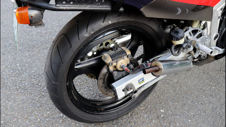 「え、それだけ?」寒い日の転倒リスク減少に効く! タイヤの温め方とライディングのコツを解説してみた|寒い日の転倒リスク減少! 効果的なタイヤの温め方とライディングのコツを解説してみた