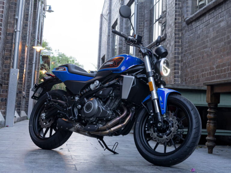 ハーレーダビッドソン|X350|【2025年4月版】シート高780mm以下の400ccバイク11選! 地面に足が着くのはやっぱり安心
