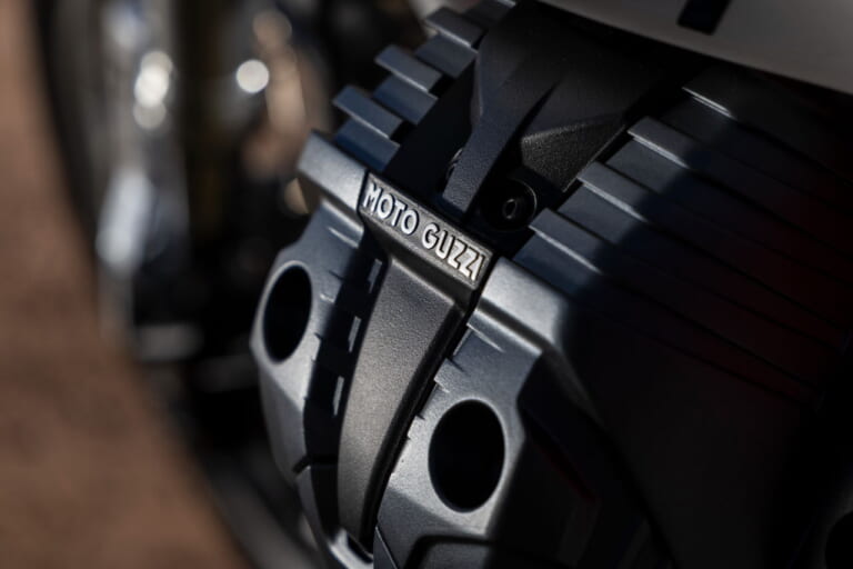 モトグッツィ|V85TT ロッソフジ|日本国旗がモチーフ! イタリア製モトグッツィ「V85TT ロッソフジ」国内発売