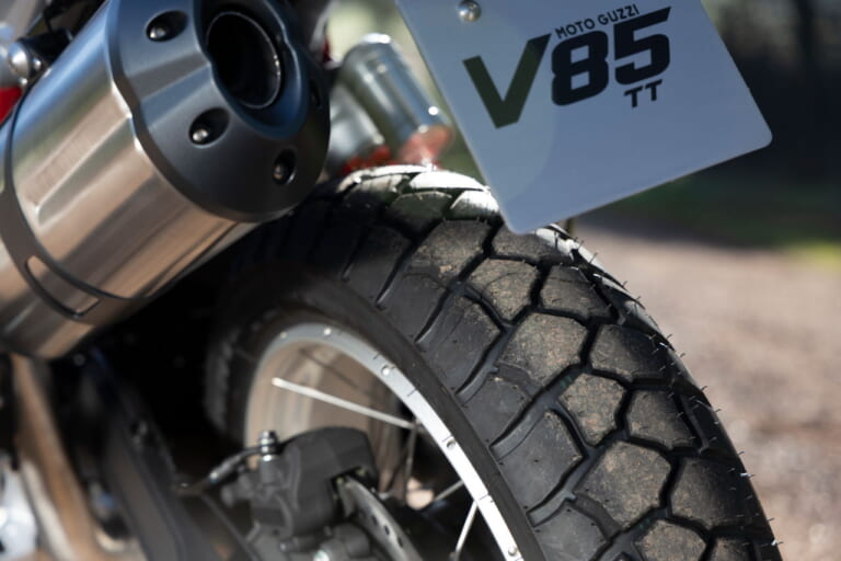 モトグッツィ|V85TT ロッソフジ|日本国旗がモチーフ! イタリア製モトグッツィ「V85TT ロッソフジ」国内発売