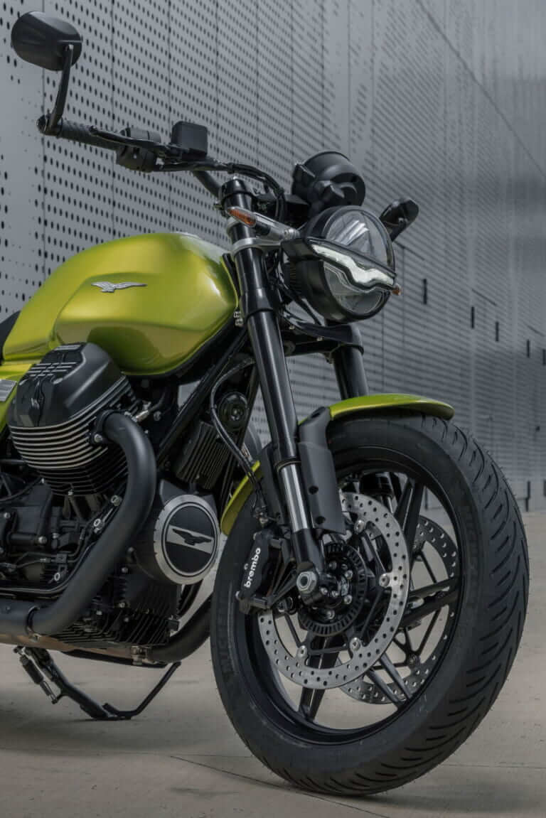 モトグッツィ|V7スポルト|2025年モデル|伝説のモトグッツィ「V7スポルト」が復活!! 倒立フォークなどを装備して2/26受注開始、8月出荷へ【新型V7シリーズ】