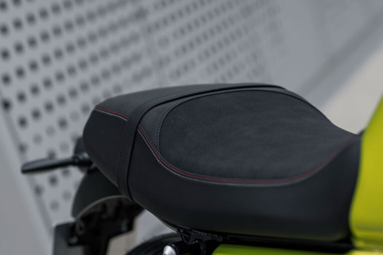 モトグッツィ|V7スポルト|2025年モデル|伝説のモトグッツィ「V7スポルト」が復活!! 倒立フォークなどを装備して2/26受注開始、8月出荷へ【新型V7シリーズ】