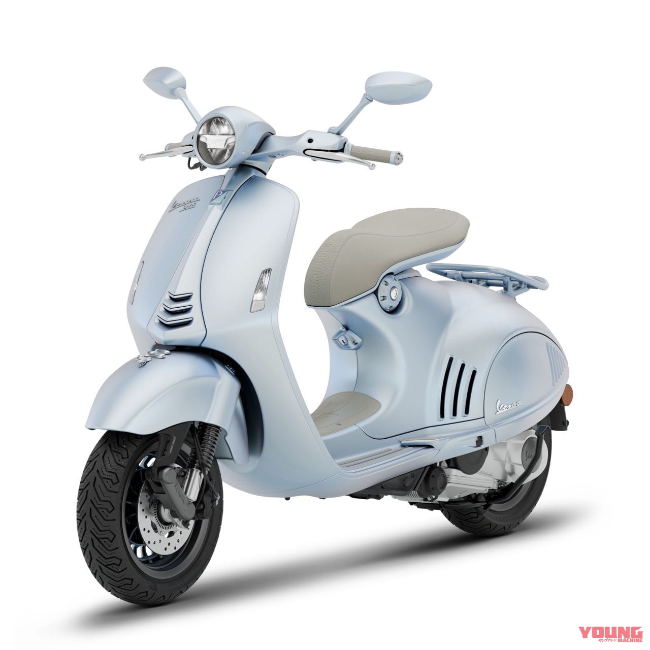 VESPA 946 SNAKE|巳年ベスパ『946』は世界限定888台! 蛇柄シートと立体エンブレムが目印