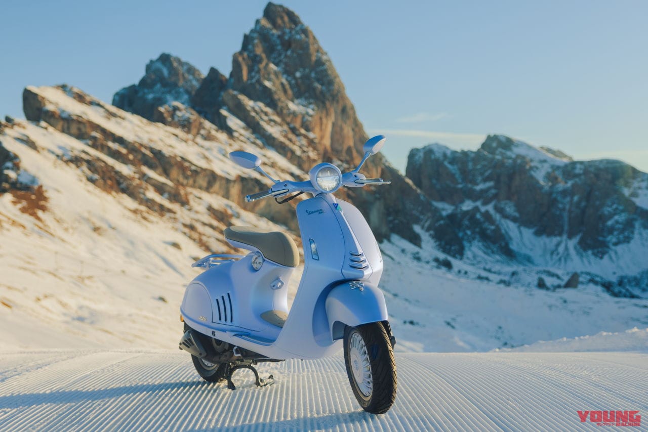 VESPA 946 SNAKE|巳年ベスパ『946』は世界限定888台! 蛇柄シートと立体エンブレムが目印