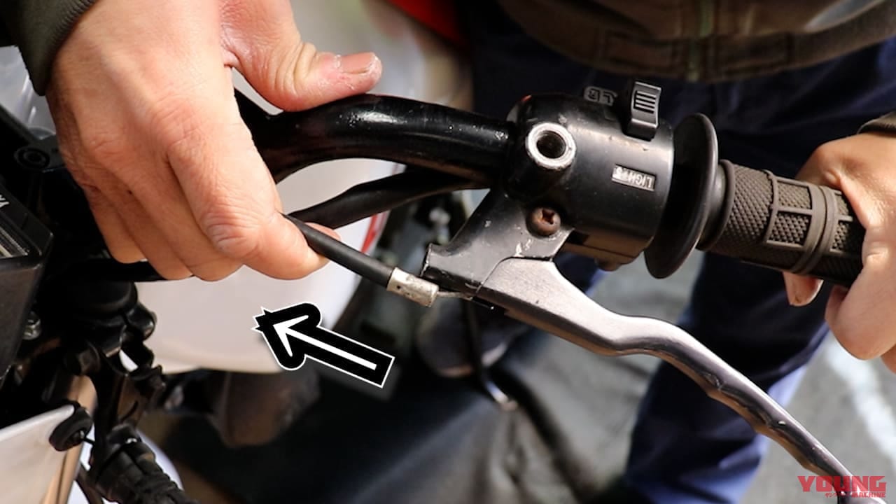 できればプロっぽい? 工具なしでクラッチケーブルを「スパッ」と取り外す昭和テクニック【DIY整備の裏技】|できればプロっぽい!? 工具なしでクラッチケーブルを「スパッ」と取り外す昭和テクニック【DIY整備の裏技】