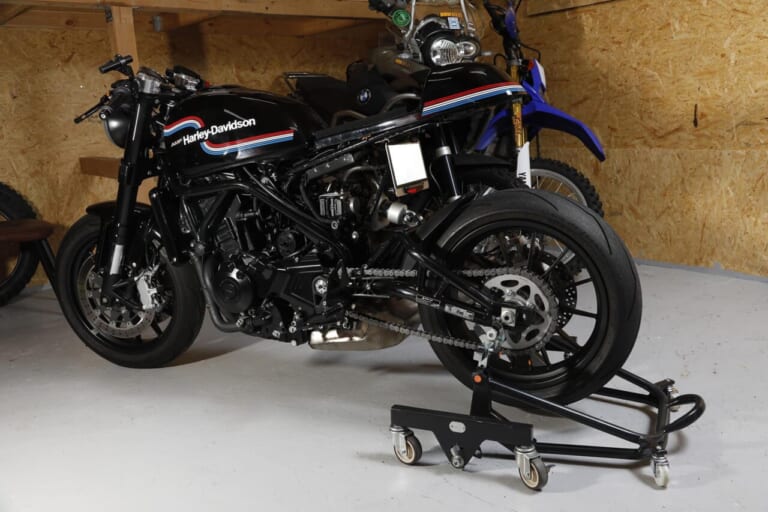 [かけたまま移動できるスタンド] サーキット走行やサンデーレースを楽しんだ後のマシンの保管にも最適〈ガレージREVO〉（27ページ目）