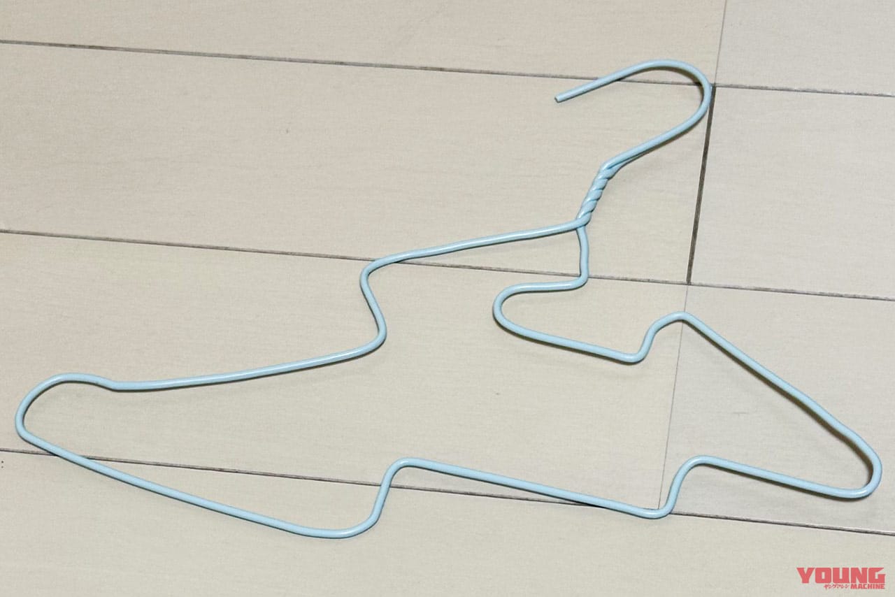 【第12戦チェコGP】アウトモトドローム・ブルノ|「100均ハンガーでMotoGPサーキット」制作の激レアさん発見:実は“RVF(NC35)が好きすぎて2台目も作っちゃう”剛の者だった