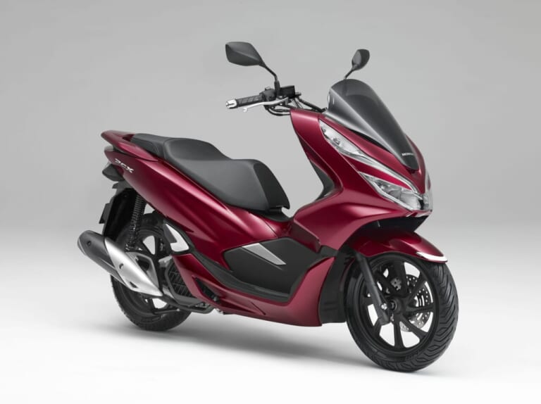 HONDA PCX|定番125ccスクーター! ホンダ「PCX」歴代モデル図鑑【2018年モデル:「美しさと力強さ」がコンセプト】