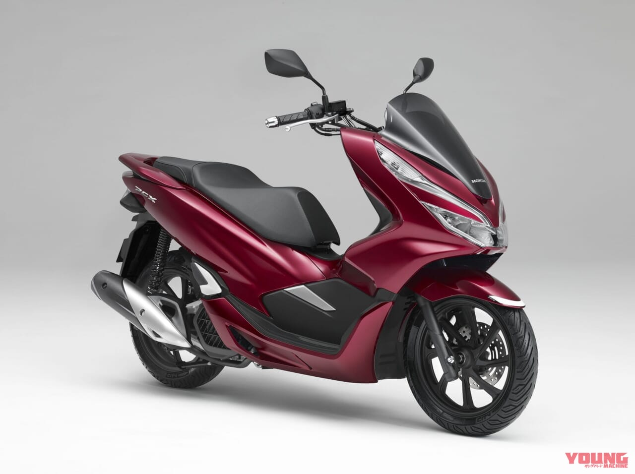 HONDA PCX|定番125ccスクーター! ホンダ「PCX」歴代モデル図鑑【2018年モデル:「美しさと力強さ」がコンセプト】