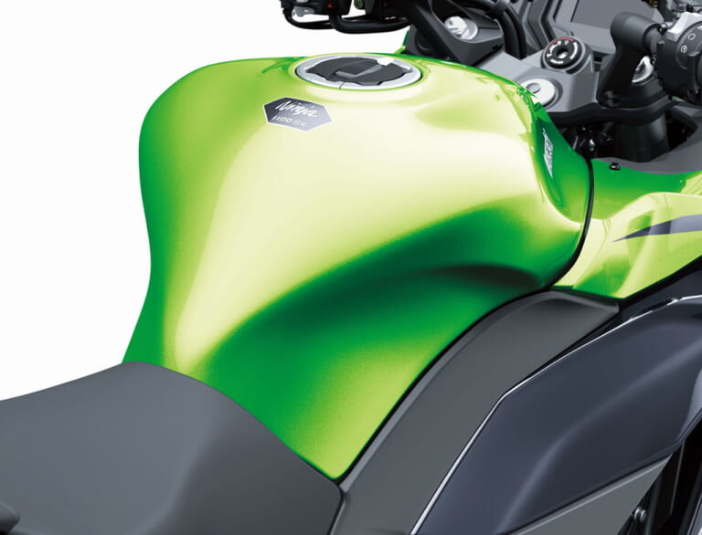 カワサキ|ニンジャ1100SX SE|2025年モデル|前後ドラレコ標準装備!! カワサキ新型モデル「ニンジャ1100SX/ニンジャ1100SE」発表、3/29発売