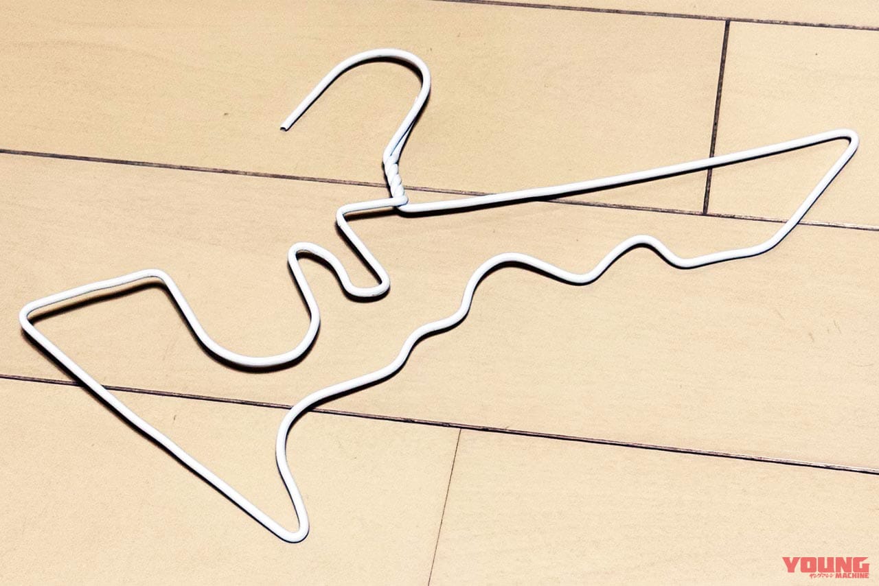 【第3戦アメリカズGP】サーキット・オブ・ジ・アメリカズ|「100均ハンガーでMotoGPサーキット」制作の激レアさん発見:実は“RVF(NC35)が好きすぎて2台目も作っちゃう”剛の者だった