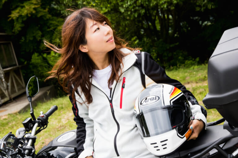 『ぶらり二輪散歩』村上菜つみ著|【『ぶらり二輪散歩』出版記念】著者・村上菜つみさんサイン会:3月30日の東京モーターサイクルショー会場で開催します!!