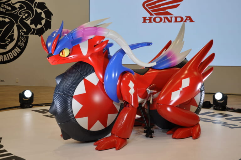 ホンダコライドン|ホンダが本気で作った実物大ポケモン!! 「ホンダコライドン」は、実はバイクとめちゃくちゃ関係が深い?!