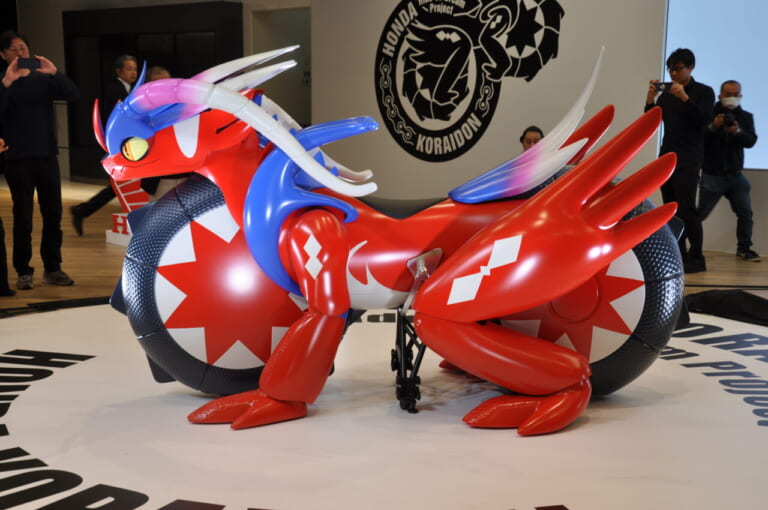 ホンダコライドン|ホンダが本気で作った実物大ポケモン!! 「ホンダコライドン」は、実はバイクとめちゃくちゃ関係が深い?!