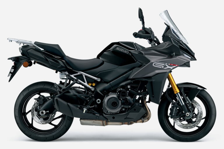 スズキ|GSX-S1000GX|2025年モデル|鮮烈な赤! スズキ「GSX-S1000GX」車体色&価格変更で3/14発売 電子制御サスペンション搭載の楽速クロスオーバー