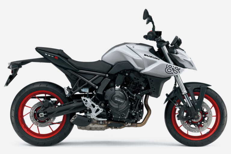 スズキ|GSX-8S|2025年モデル|スズキ「GSX-8S」の新色シルバー登場! 他2色も配色アップデートされて3/14発売