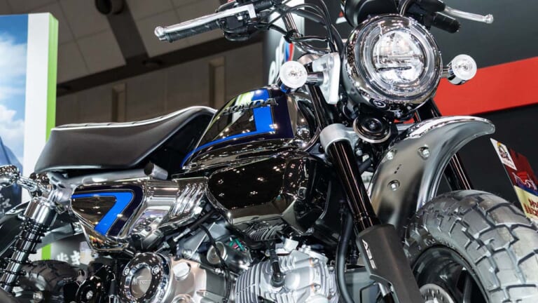 【限定50台】スペンサーカラーをメッキ仕上げで!! レガーレ「Z125 モンキーFS 5thリミテッドエディション」登場【東京MCショー】