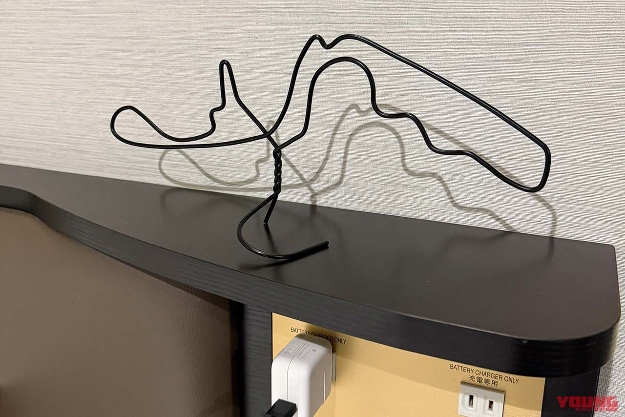 100均ハンガー製の鈴鹿サーキット|「100均ハンガーでMotoGPサーキット」制作の激レアさん発見:実は“RVF(NC35)が好きすぎて2台目も作っちゃう”剛の者だった