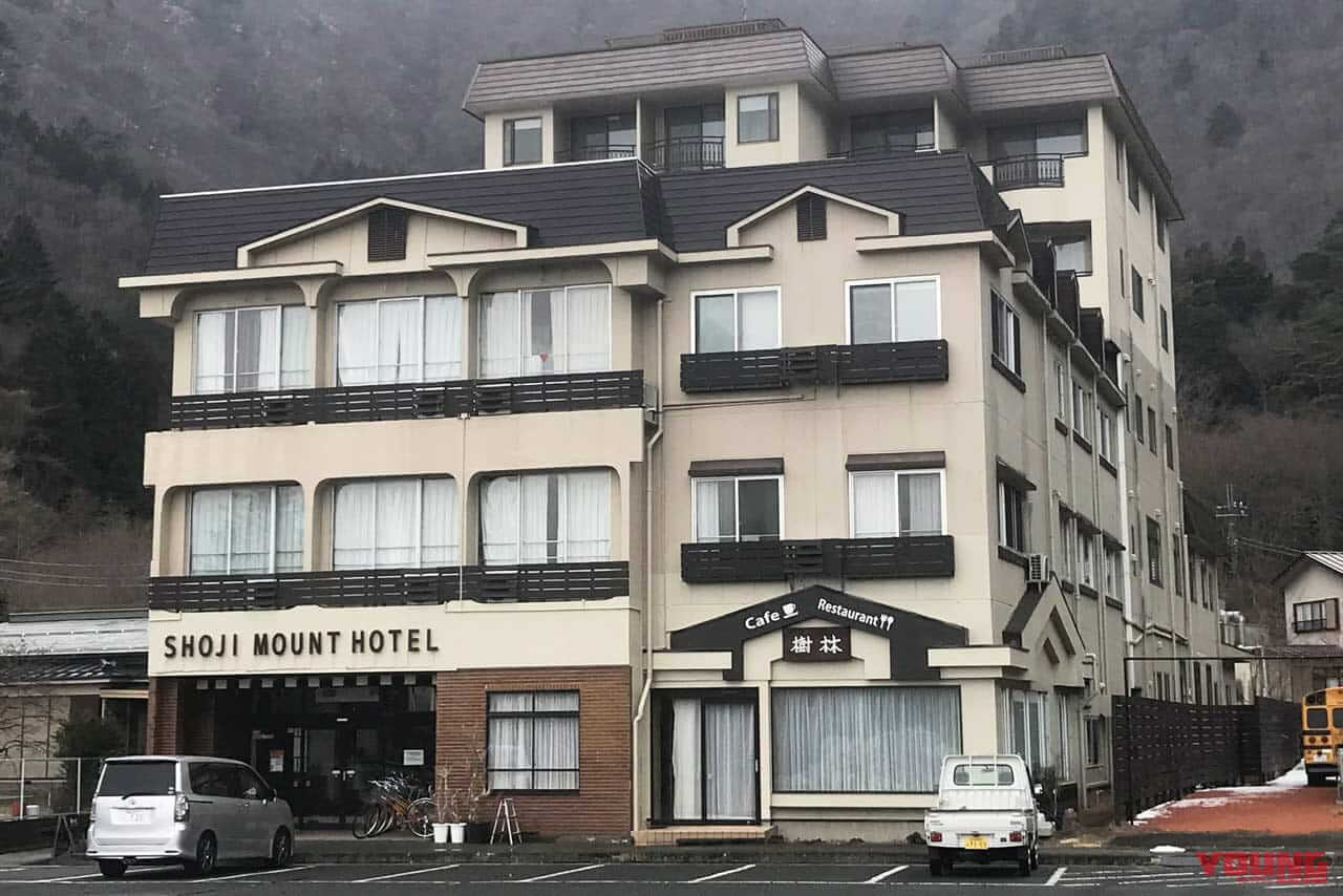 『レイクホテル浅ノ湖(精進マウントホテル)』外観|話題のドラマ「ホットスポット」いよいよ最終回:ロケ地を巡るデジタルスタンプラリーに参加してきた!【3月31日まで開催】