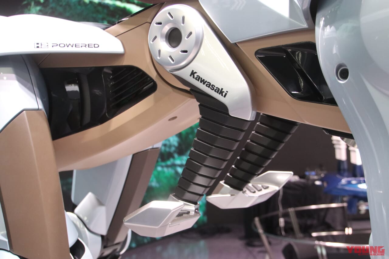 |「2ストロークエンジン復活の狼煙」カワサキの新世代モビリティが大阪万博で公開【心臓部は開発が進む2スト水素ターボ】