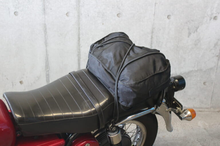 バイク荷物積載｜ストレッチコードを用いた場合