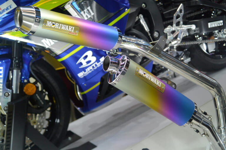 ZERO GP ANOフルエキゾースト|伝説のマフラー”モリワキ フォーサイト”の復活と歴史的モデル群【当時のレースマシンも登場】