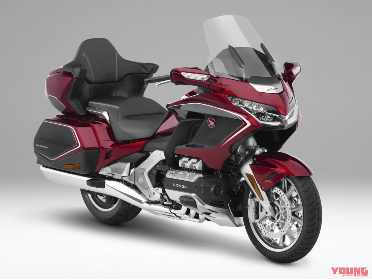 HONDA GOLDWING|ツアラーの新次元へ:ホンダ「ゴールドウイング」歴代モデル図鑑【2018年モデル】