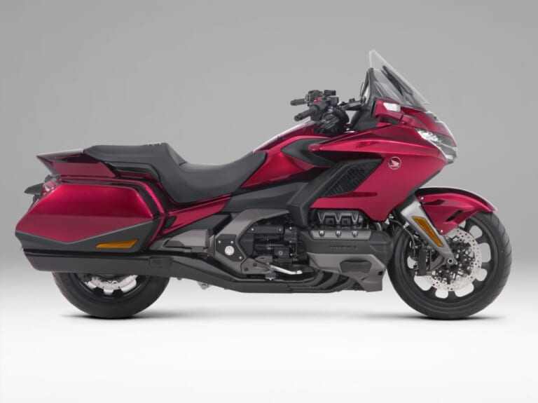 HONDA GOLDWING|ツアラーの新次元へ:ホンダ「ゴールドウイング」歴代モデル図鑑【2018年モデル】