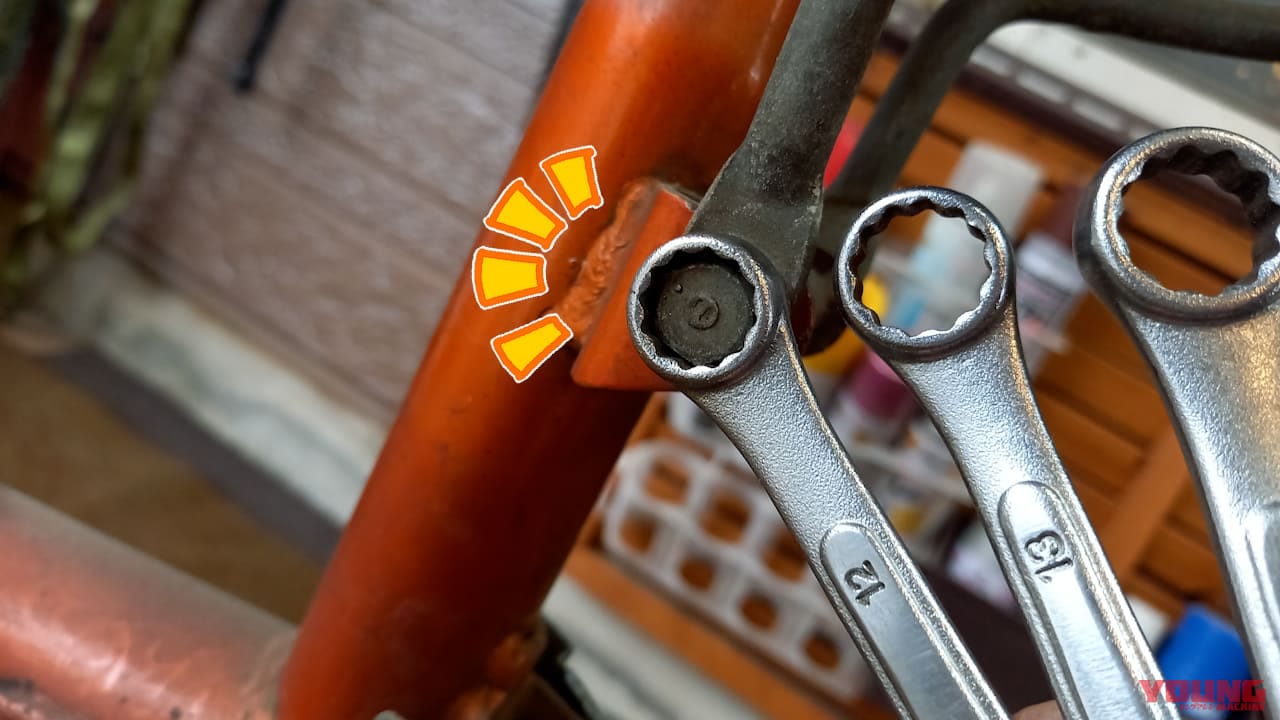 ボルトやナット締め付けでもう迷わない! 便利すぎる「ユニバーサル板ラチェット」は一本持っておくべき【バイク整備ビギナーズ】|ボルト/ナット締め付けでもう迷わない! 便利すぎる「ユニバーサル板ラチェット」は一本持っておきたい工具だ【バイク整備ビギナーズ】