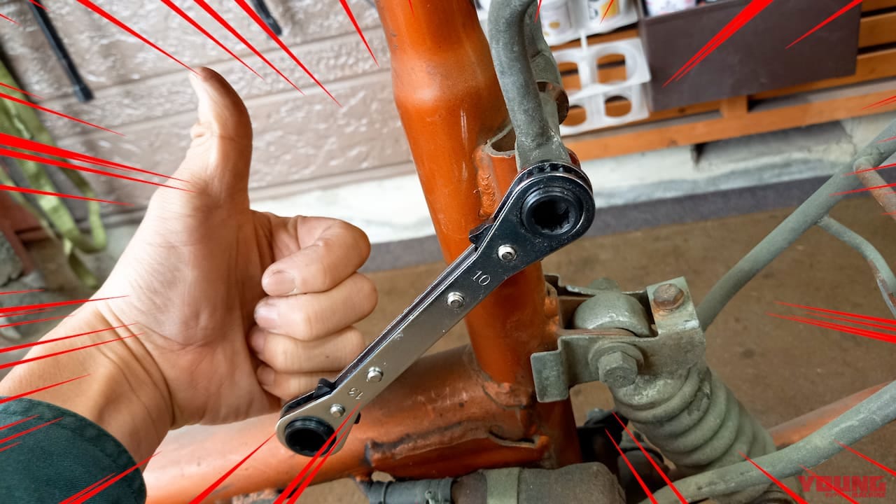 ボルトやナット締め付けでもう迷わない! 便利すぎる「ユニバーサル板ラチェット」は一本持っておくべき【バイク整備ビギナーズ】|ボルト/ナット締め付けでもう迷わない! 便利すぎる「ユニバーサル板ラチェット」は一本持っておきたい工具だ【バイク整備ビギナーズ】