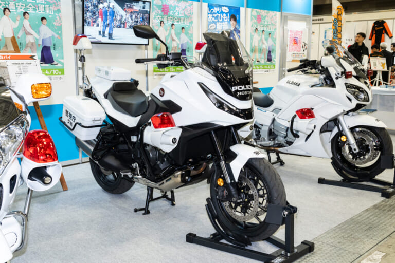 Honda NT1100 POLICE|全国の警察で運用が始まったCB1300Pの後継白バイ! ホンダ「NT1100P」のディテールに迫る